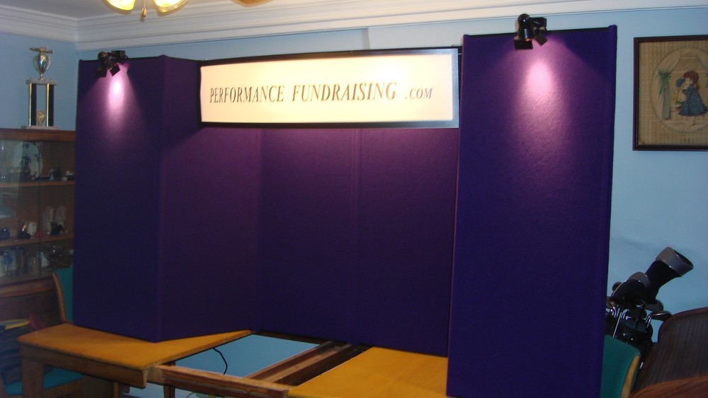 TRADE SHOW TABLE DISPLAY