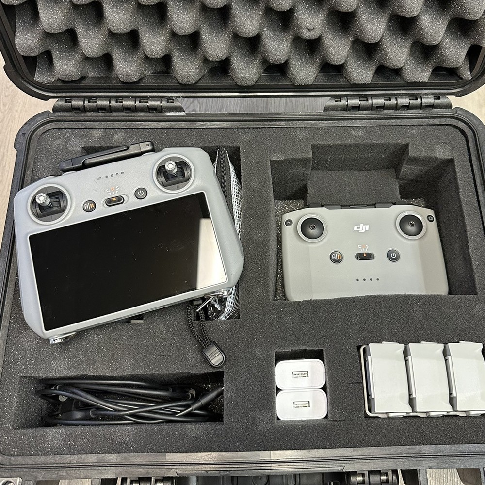 DJI Mini 4 Pro Drone Fly More Bundle with RC 2 Controller Screen Kit (PAP007755)