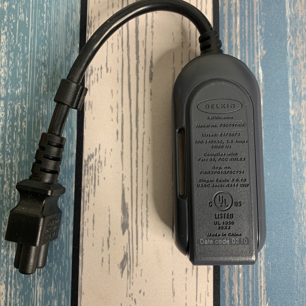 Belkin Notebook Travel Surge Protector Pack & Retractable Dial-up Patch Cord