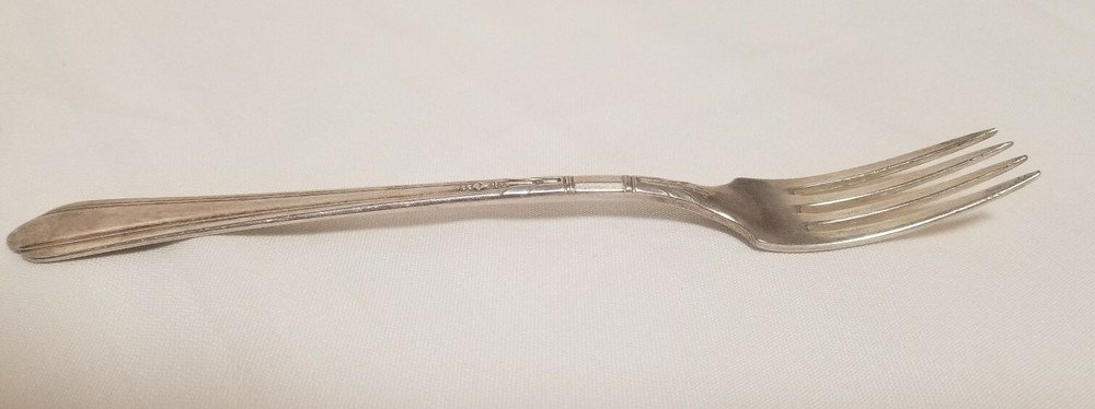 Tudor Plate ONEIDA Community Made - 1 dinner fork unknown pattern