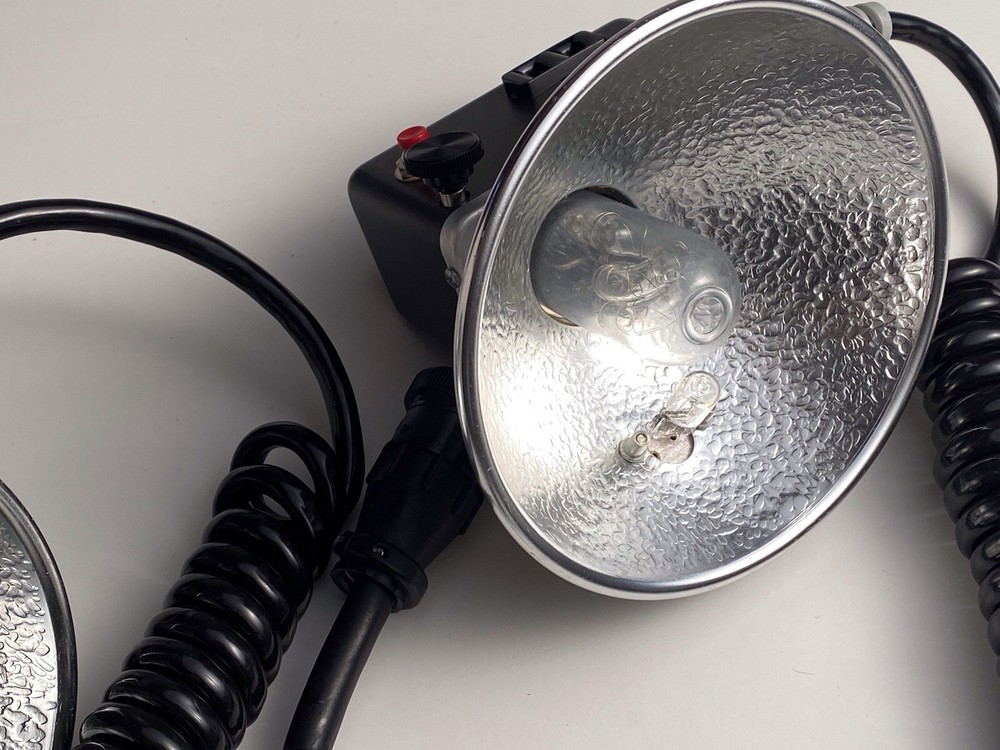 Norman 400B Studio Flash Lighting/no batteries/ Untested