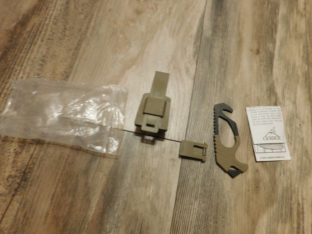 GERBER COYOTE STRAPS CUTTER NEW