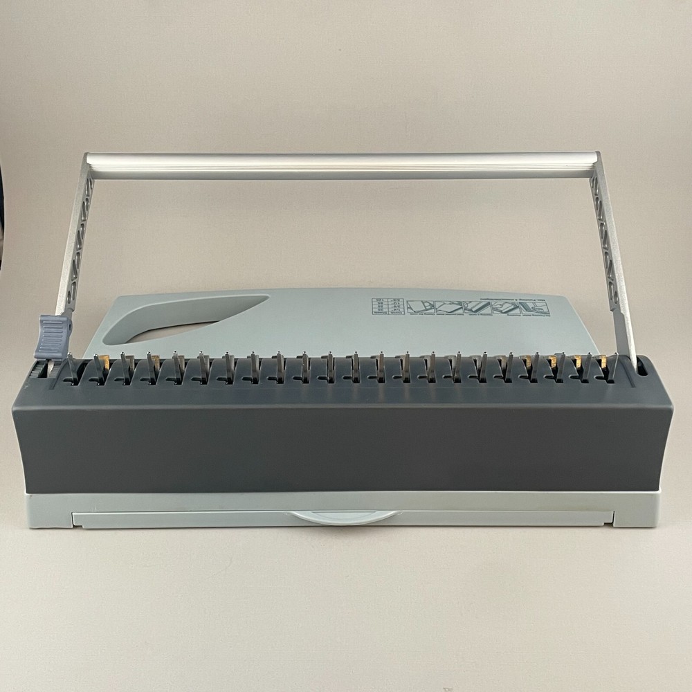 GBC BindMate CombBind Machine & 3 Hole Punch 7706170