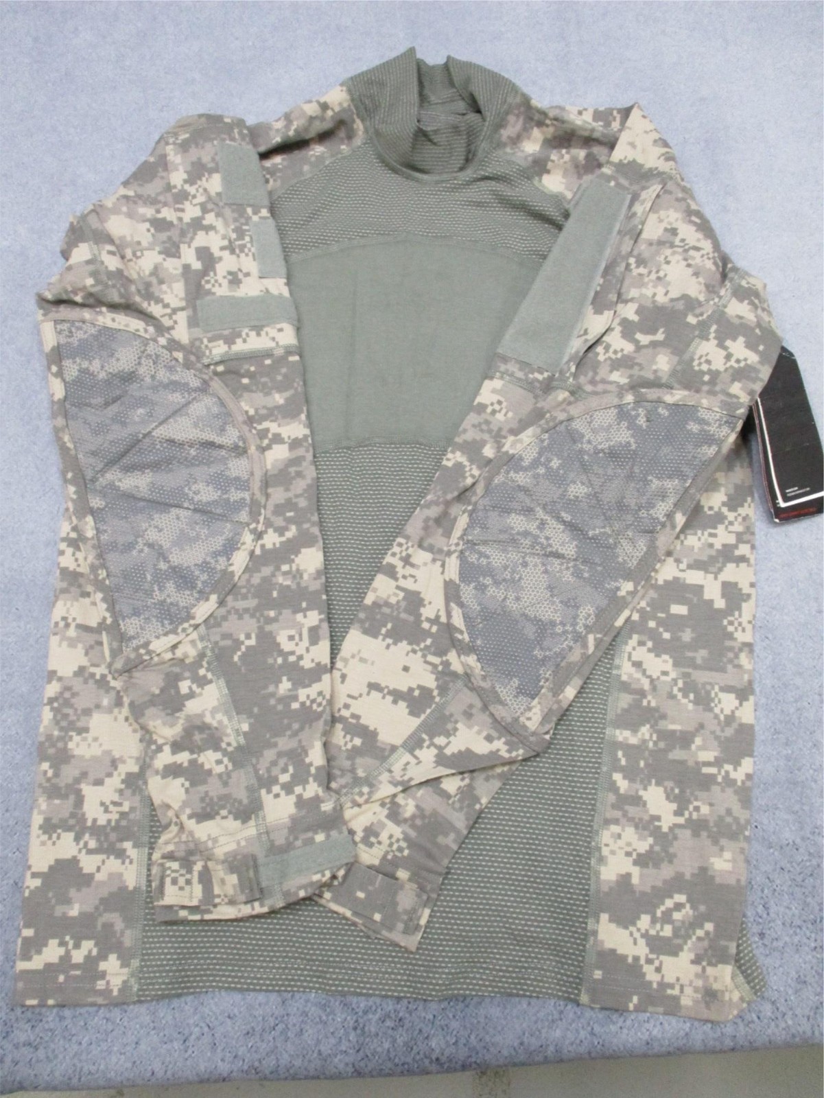 Massif Army Combat Shirt Medium ACU Digital FR US Army Issue