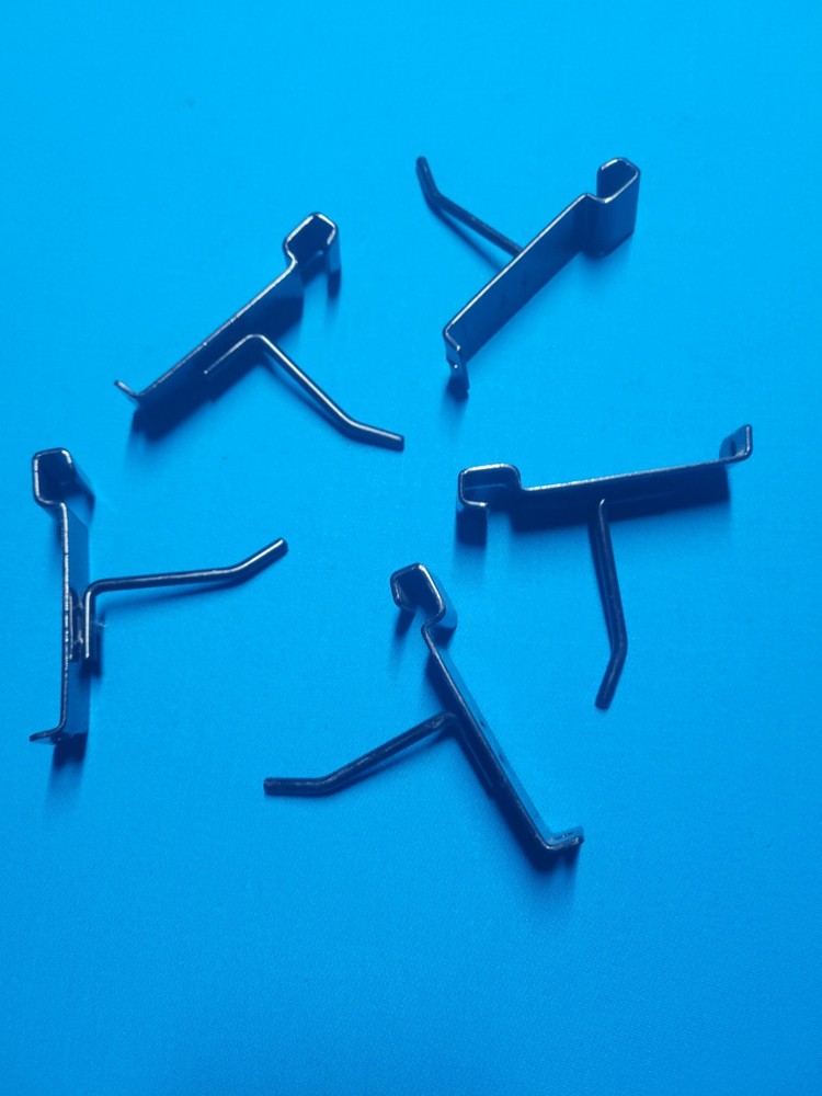 Gridwall Hooks 2.5 Inch 43 pack assorted used display hooks