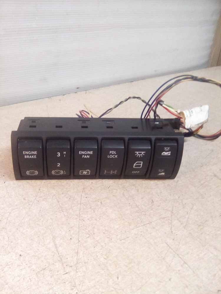 International Prostar 4057689C1 Switch Panel Dash Cluster