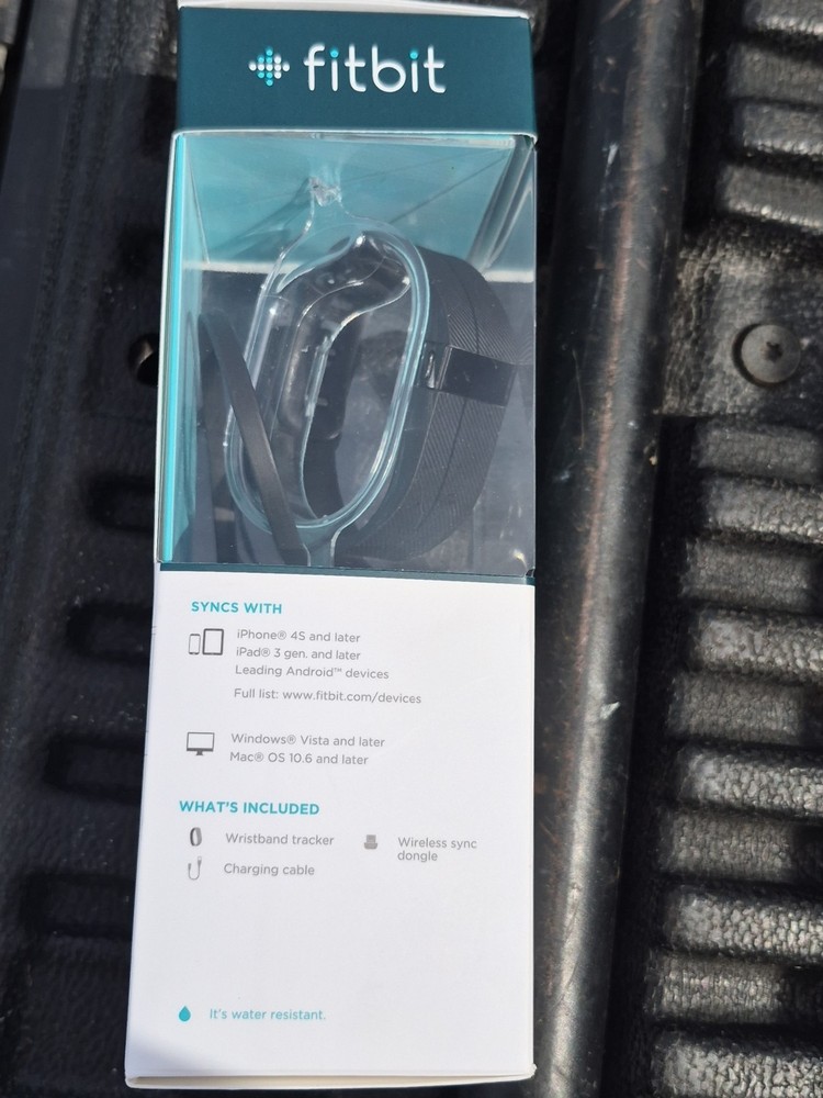 Fitbit Charge HR Wireless Activity Wristband - Small New/Open-