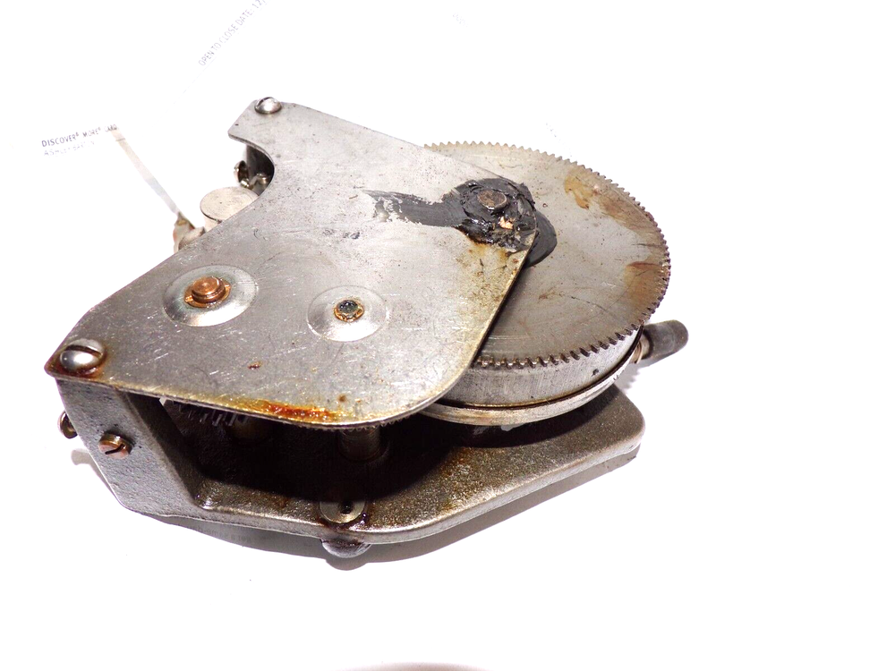 PORTABLE DISC PHONOGRAPH SINGLE SPRING MOTOR