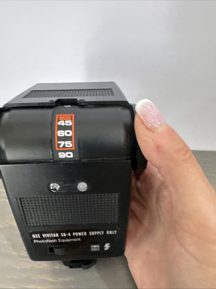 Vivitar Auto Thyristor 283 Auto Electronic Flash Camera DSLR Accessory Untested