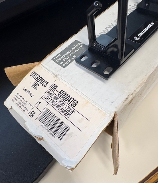 Ortronics 808004759, Cable Management Panel with (5) Horizontal Plastic