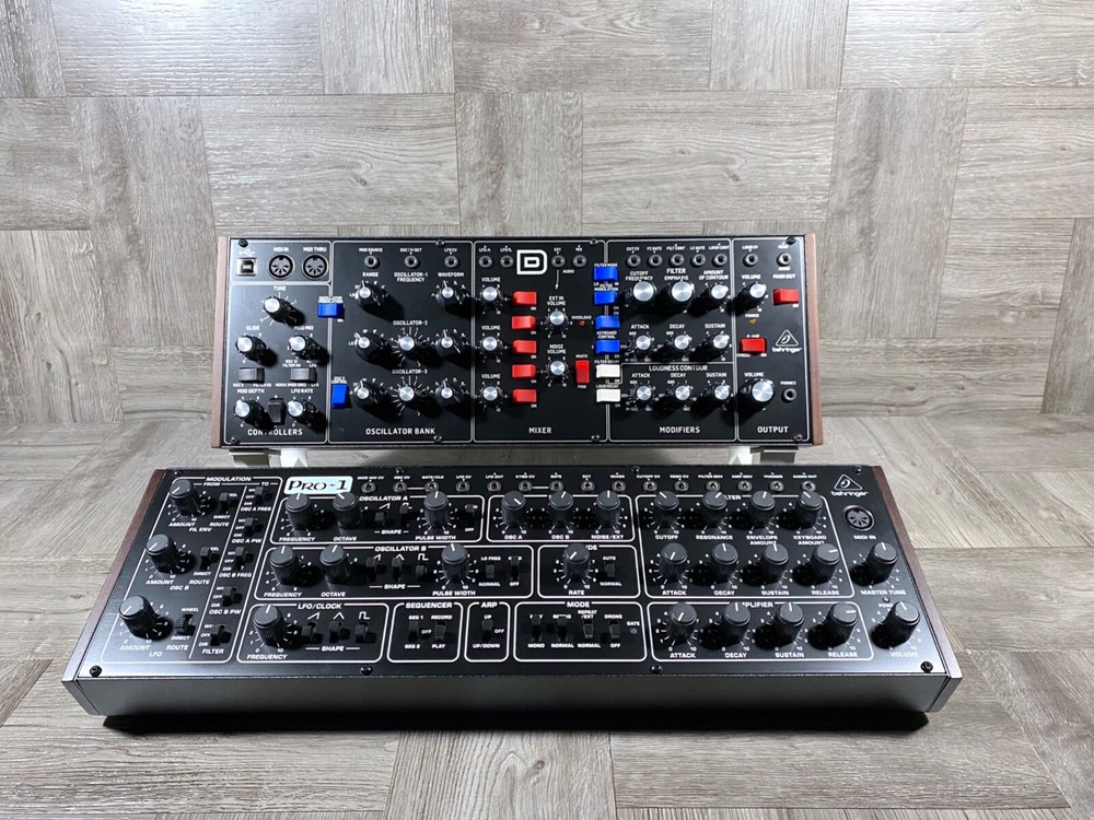 B-STOCK / Basic Stand for Behringer Model D / PRO 1 / Neutron / K2 / WASP / CAT