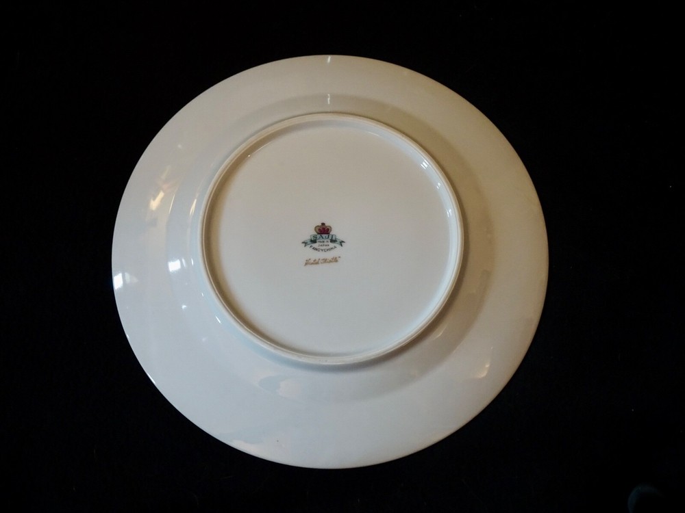 Saji Scotch Thistle, Japan China Dinner Plate.