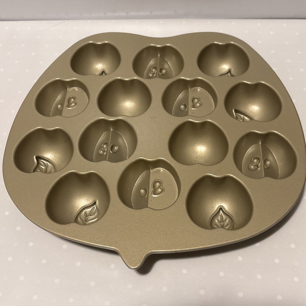 Nordic Ware Apple Cast Aluminum Cakelet Pan 