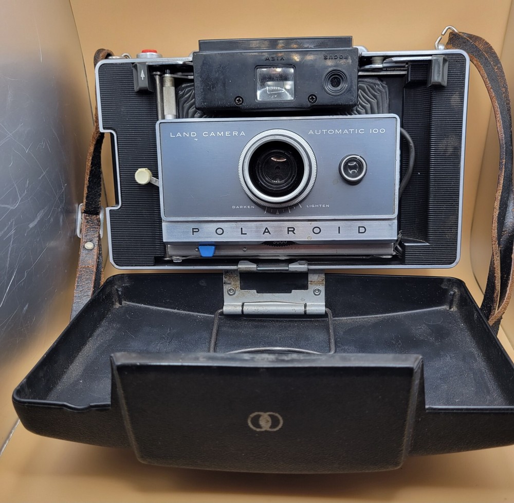 Vintage Polaroid Automatic 100 Land Camera w/Flash & Carrying Strap *UNTESTED*📸