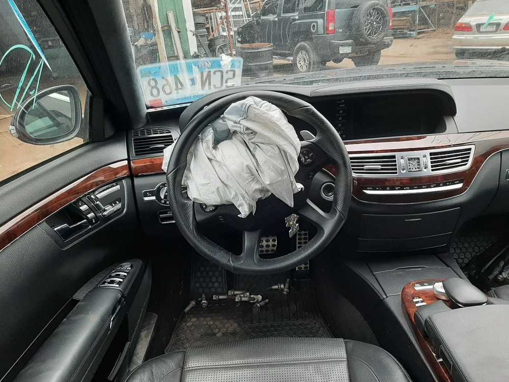 S63 2009 High Mounted Stop Light 940459