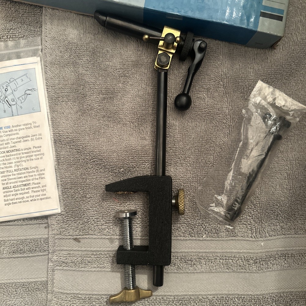Ty-Master Fly-Tying Vise And Hooks