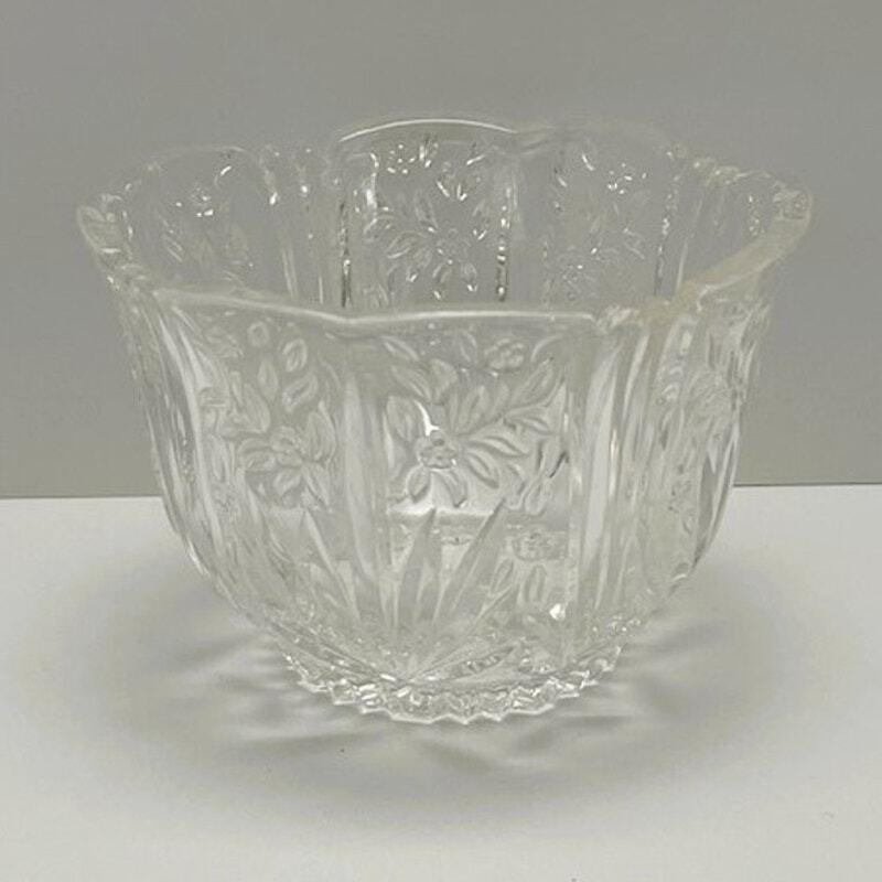 Vintage Oneida German Crystal 5" Bowl, Spring Lace Pattern, Starburst Bottom