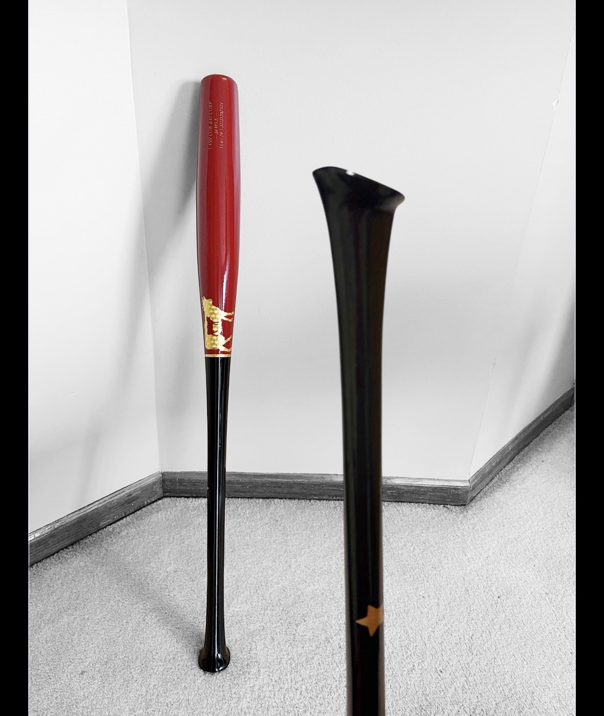 Hybrid Handle Torpedo Maple Wood Baseball Bat 33in 29.5oz. Black / Gold / Red