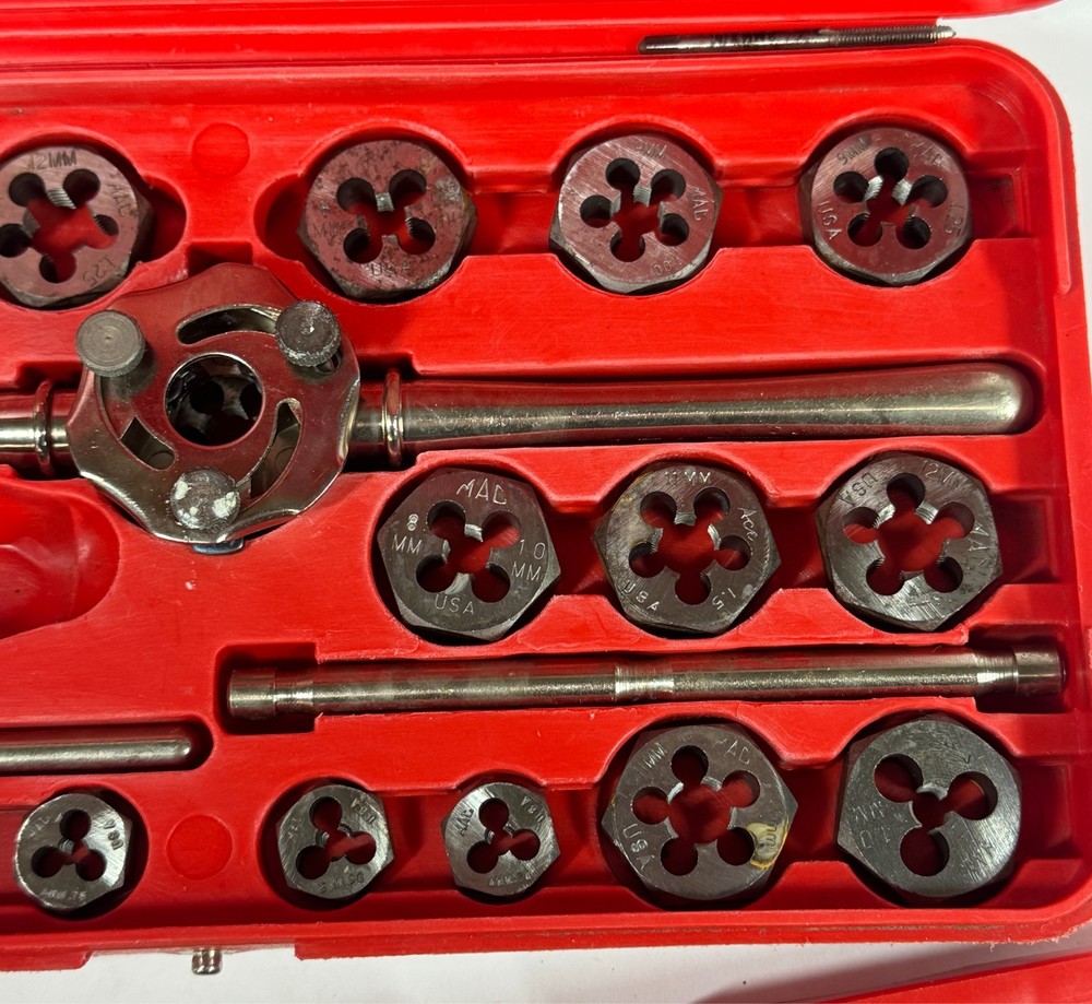 MAC Tools METRIC #8017TS 8017TS Tap & Die Threading SET Incomplete Cleaned