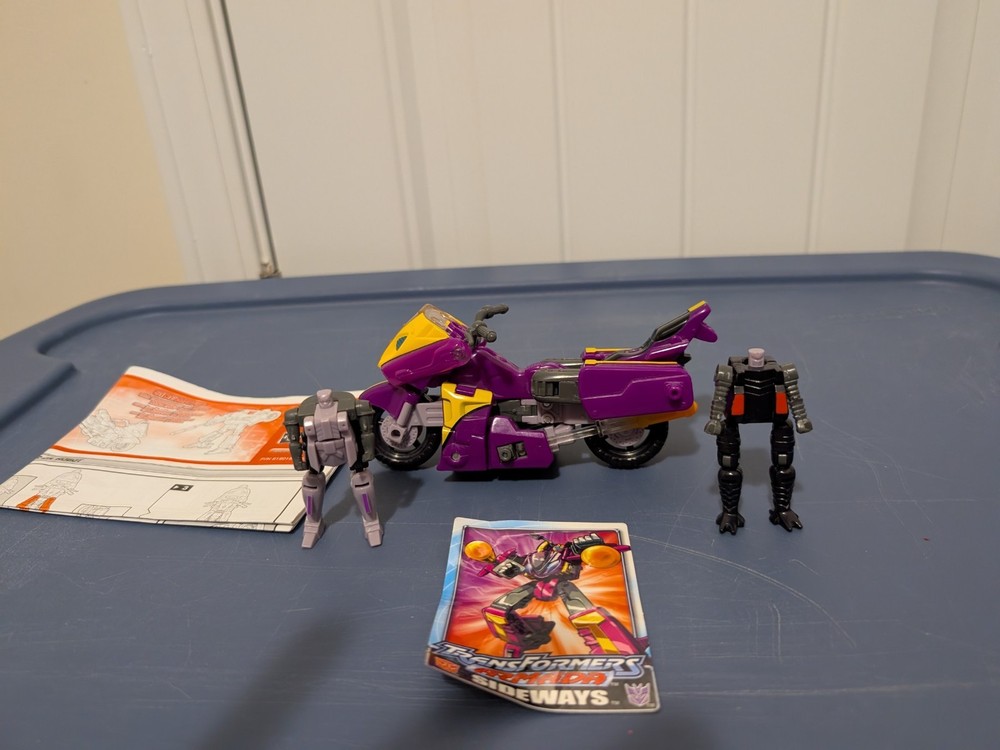 Transformers Armada Sideways Robot Toy with Mini-Cons & Instructions