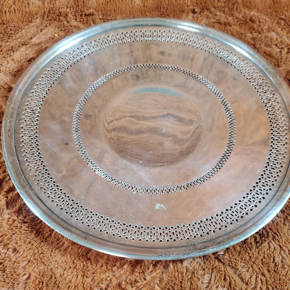 Meriden Silver Plate Co. Platter 10 In
