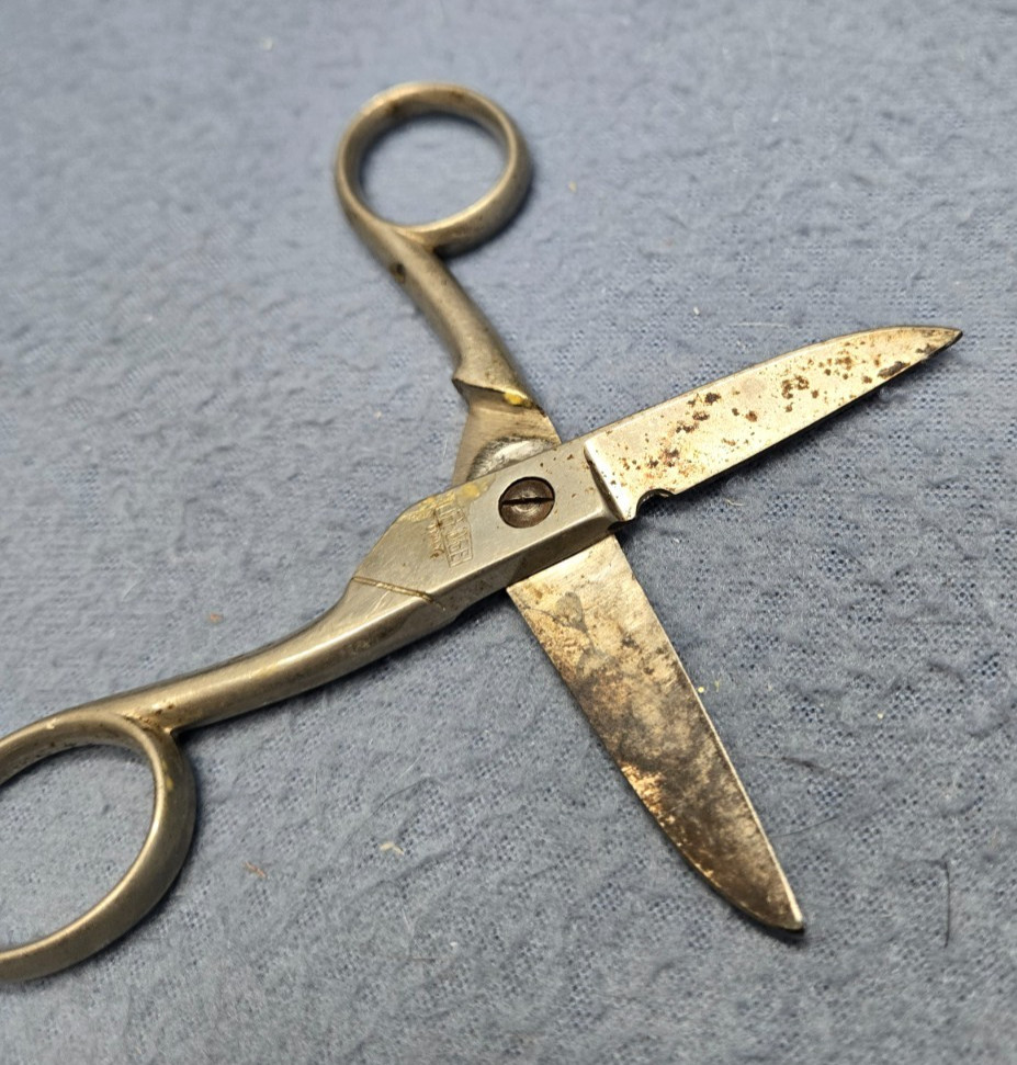 UFEDGE Vintage Scissors 5.25” Italy