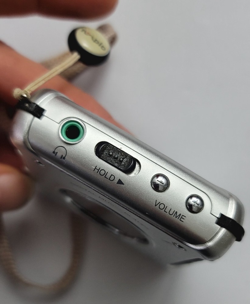 Mpio DMG MP3 Smart Media Card Player Silver 128MB Fully Functional