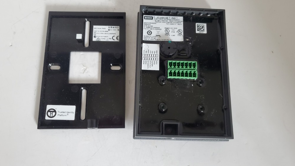 HID iCLASS SE R40 Wall Switch Reader 920NTNTEG00000