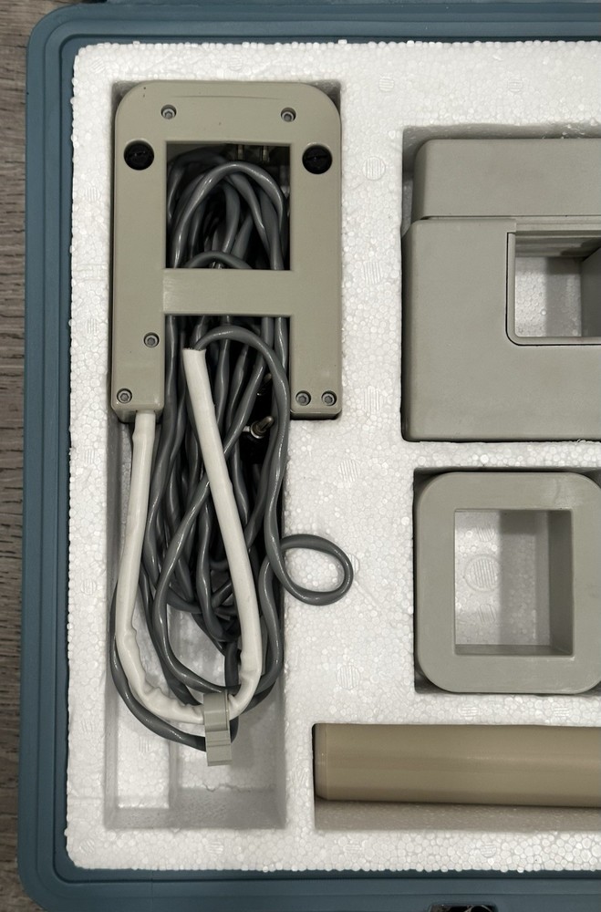 Tektronix Model: CT-5 High Current Transformer with Blue Hard Case