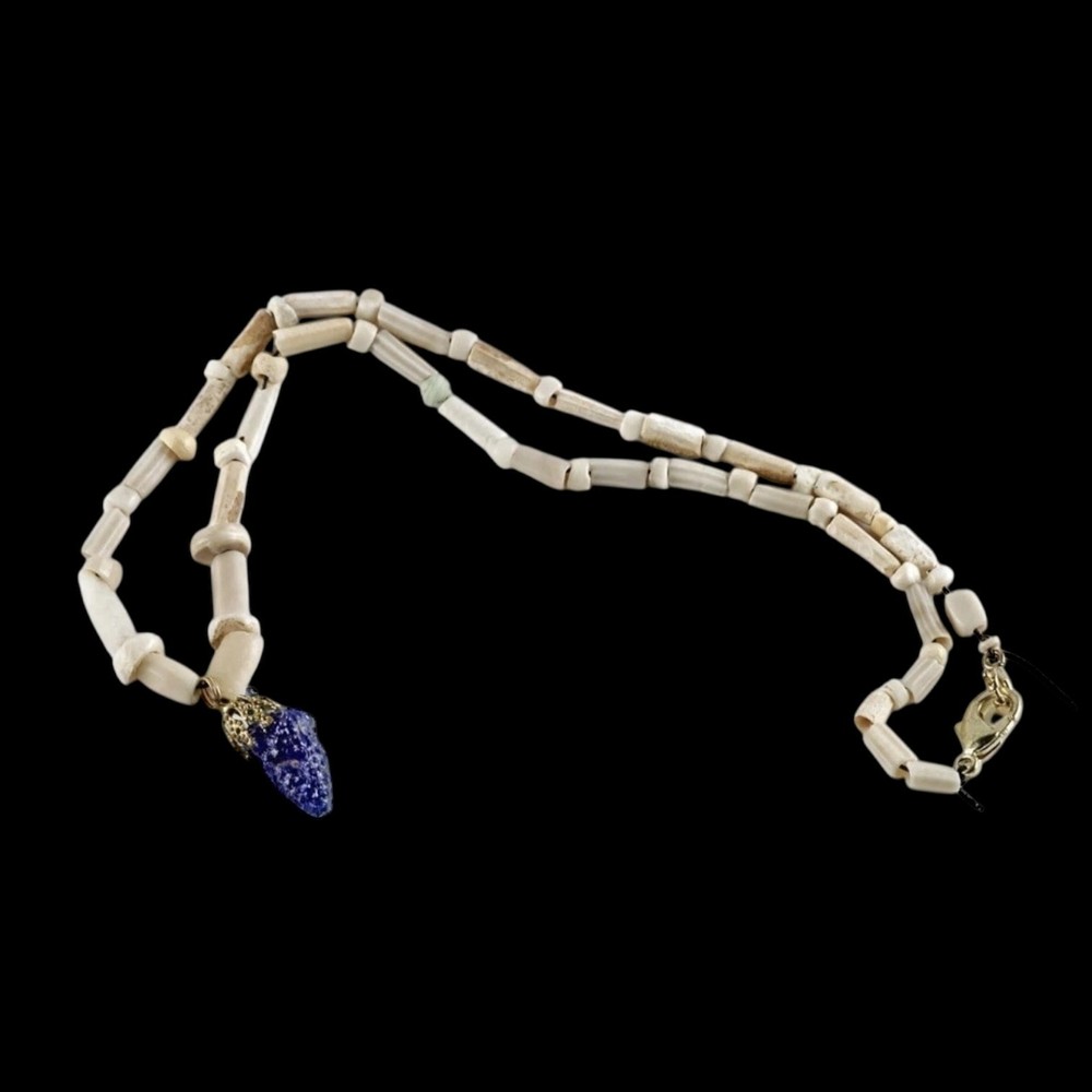Ancient Román Necklace with Grape Cluster Pendant