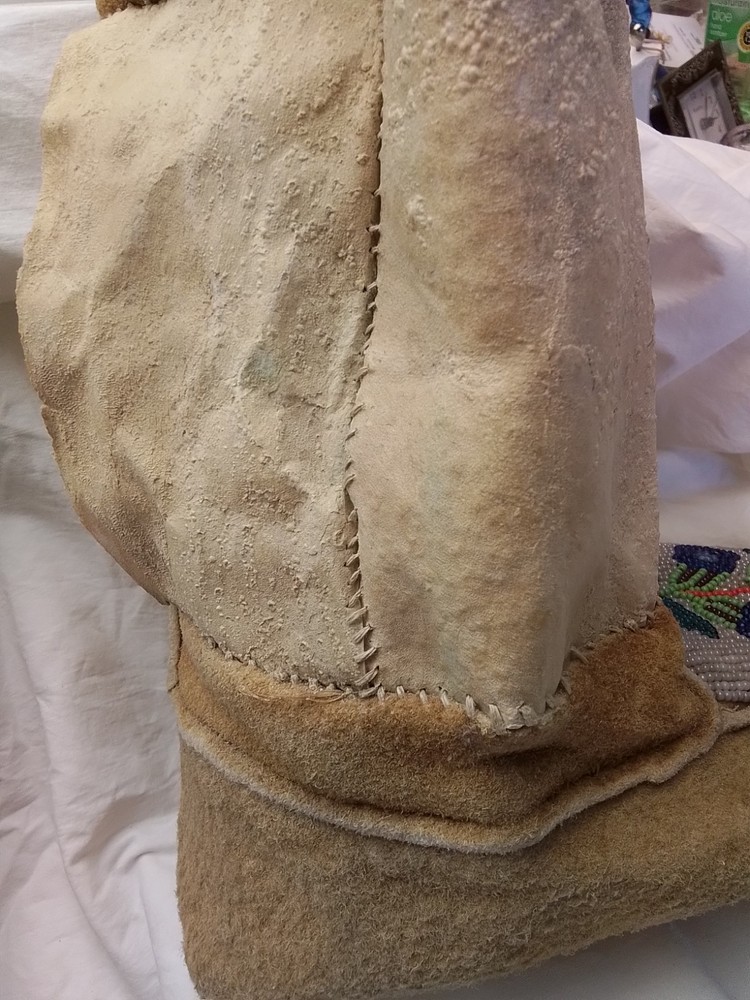 First Peoples Native American High Top Beaded Moccasins Cree Or Ojibwe?