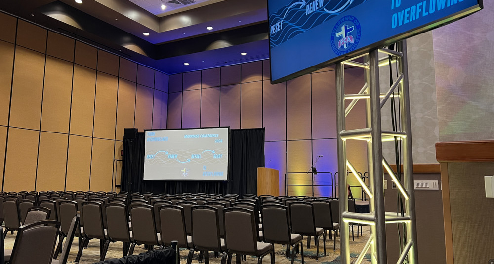 ❤️ Da-Lite Fast-Fold Deluxe 8'x14' Screen System HD Front projection 39310