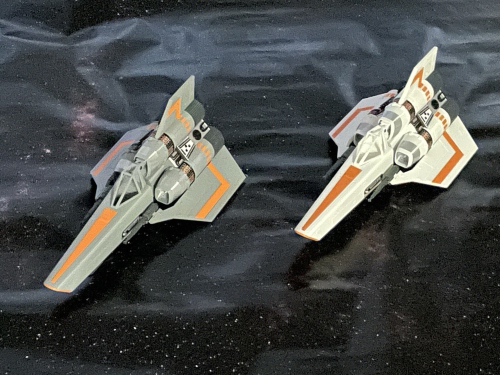 Battlestar Galactica Colonial Viper MK1 3.75" Play Set. Includes Viper, Display