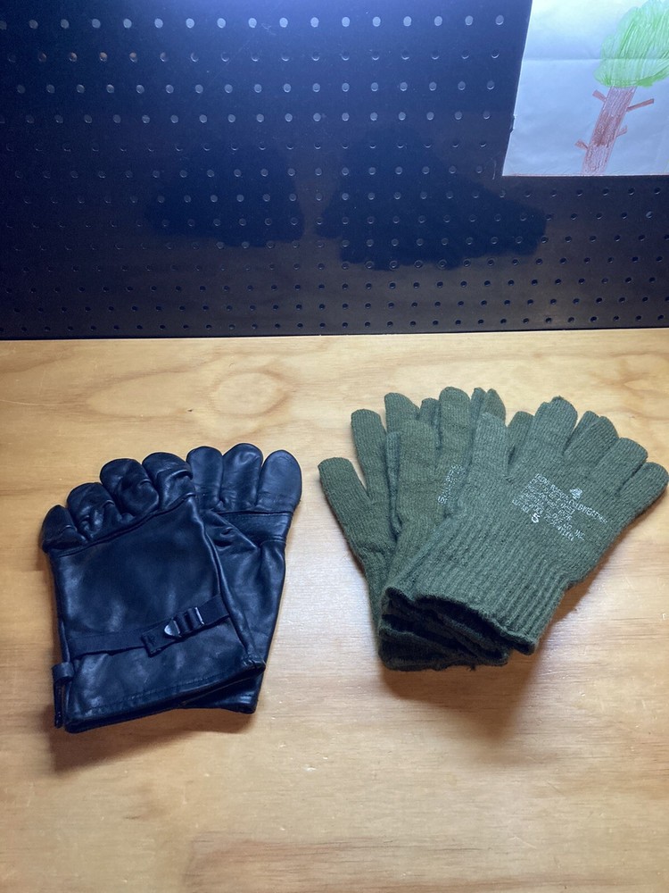 Military Issue/USGI/Gloves/liners