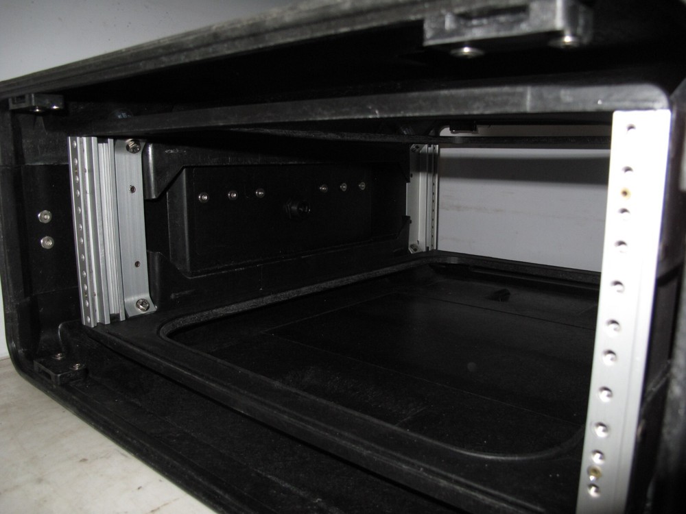 Rackmount 4U 19x24 ECS Composite Shockmount Electronics Black Equipment Case x