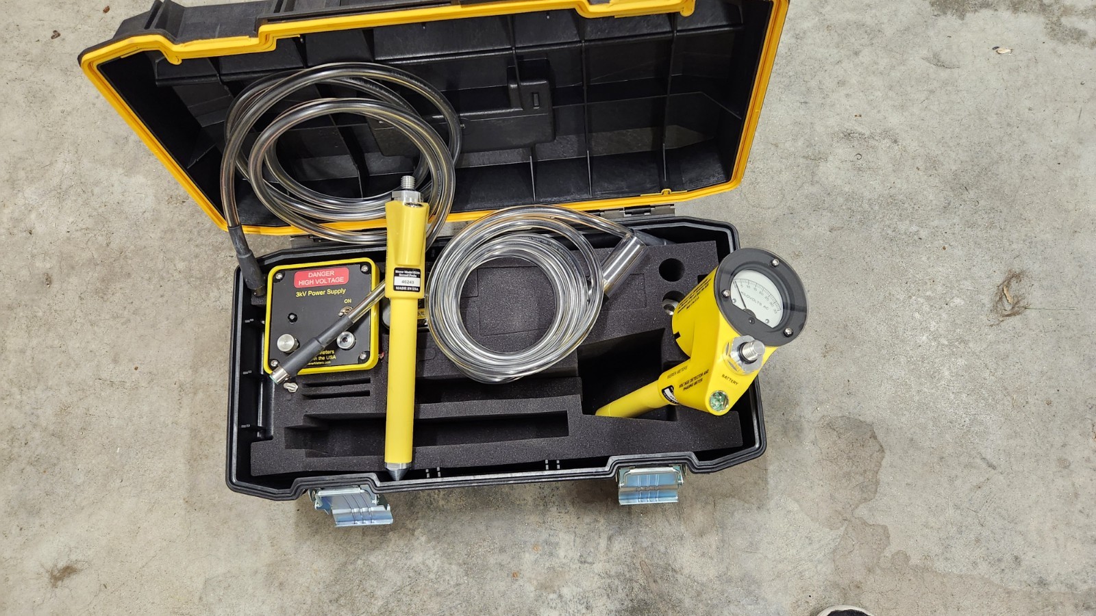 Bierer 83280 0-35kV Analog Voltage Detector Phasing Tester Lineman NEW IN CASE