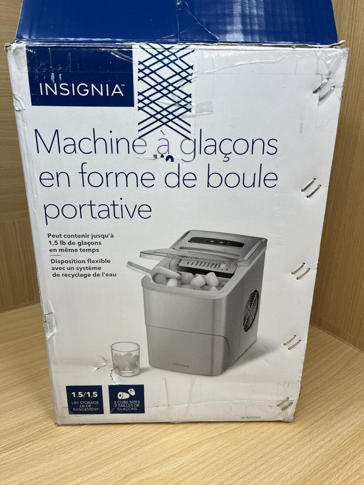 Insignia™ - Portable Ice Maker with Auto Shut-Off - Silver