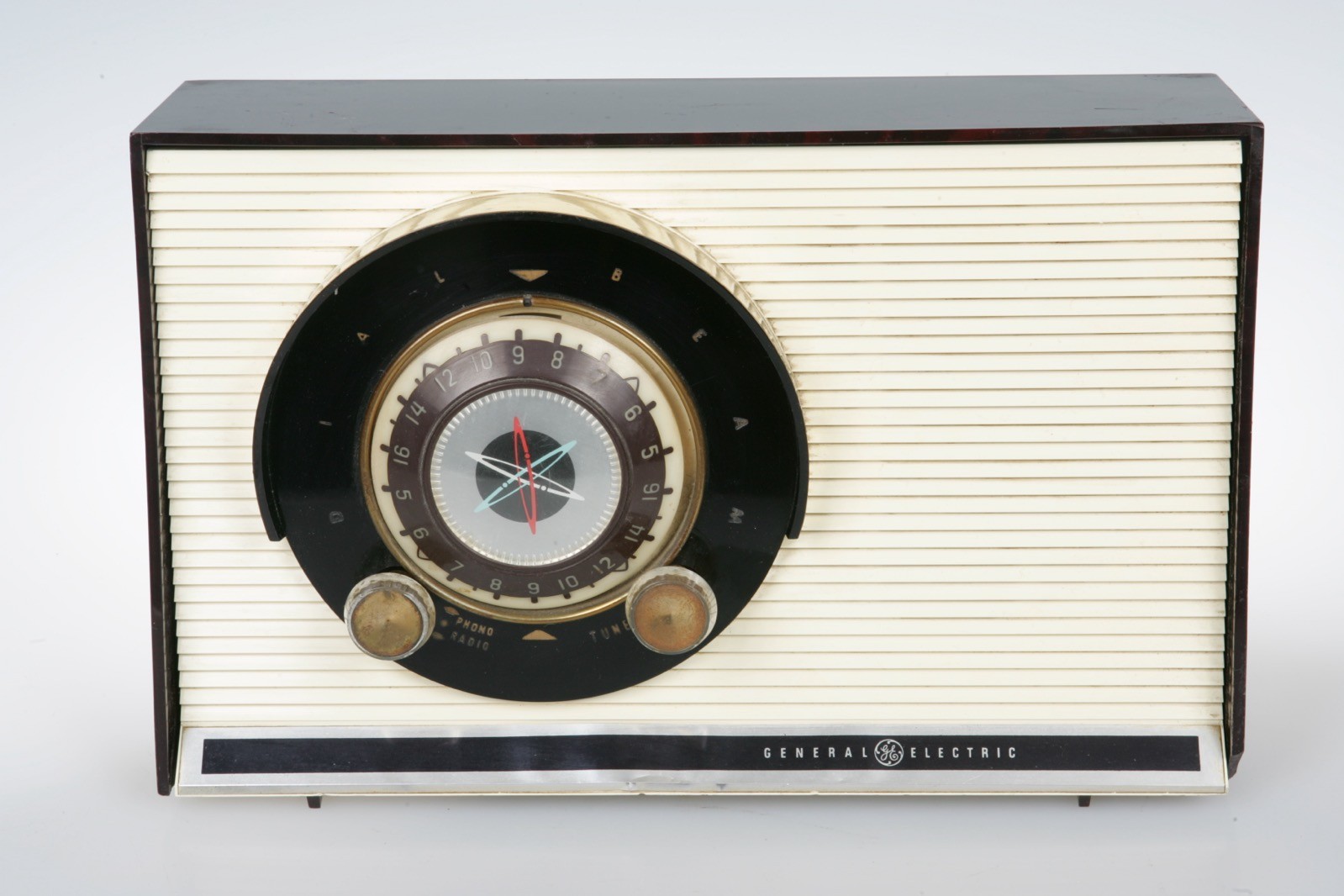 1957 GE Atomic Dial Beam Tube Radio "Leave It To Beaver" Model 860 WORKS Great!