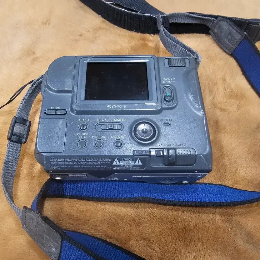 Sony FD Mavica Digital Camera with Case