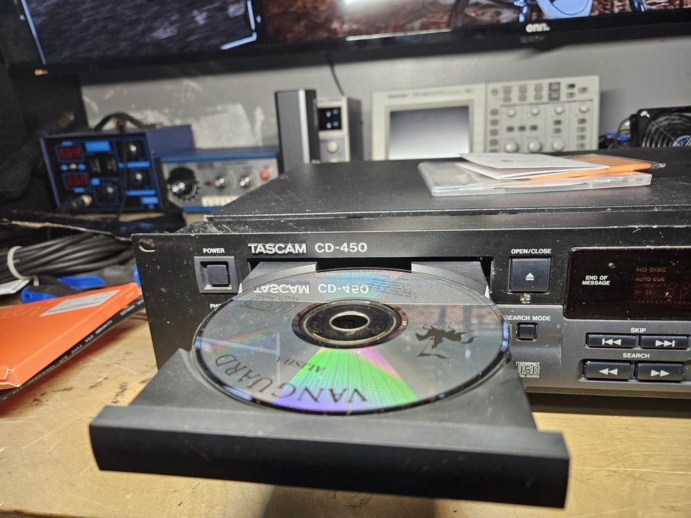TASCAM CD-450 Professional Studio CD Player (as is)(S18)