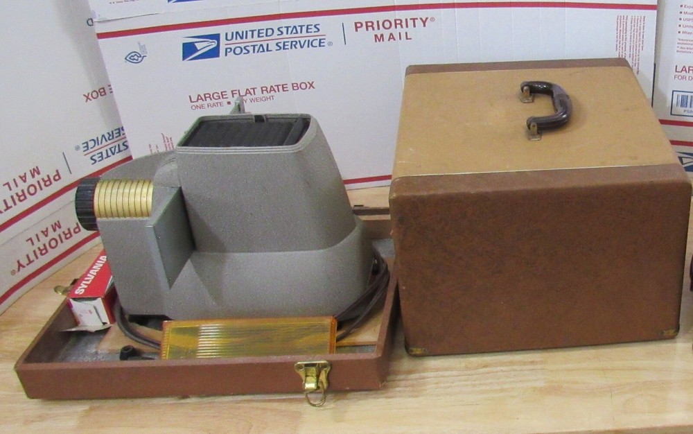 Vtg TDC Selectron Semimatic Streamliner 500 Slide Projector  With Case [read]