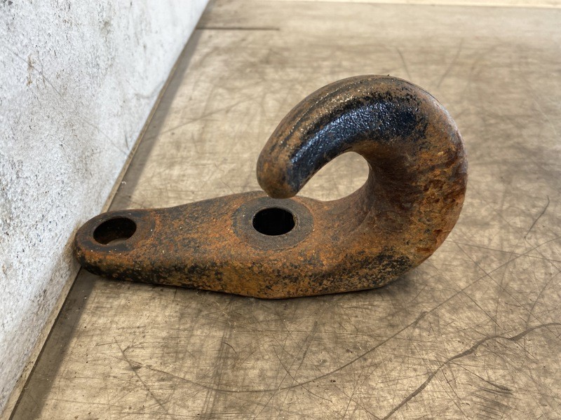 2012 Mack GU Tow Hooks & Couplings (731-10383)