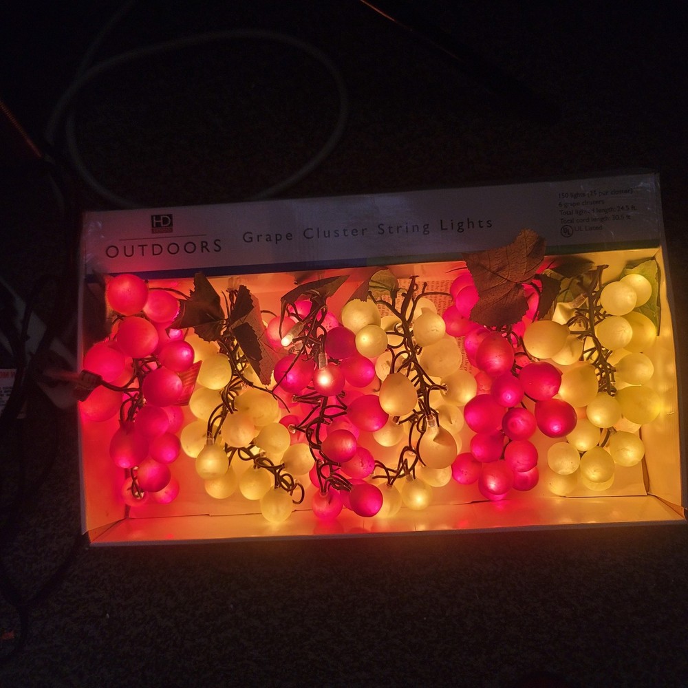 Vintage Grape Cluster String Light Set W 6 Grape Clusters 150 Lights Green & Red