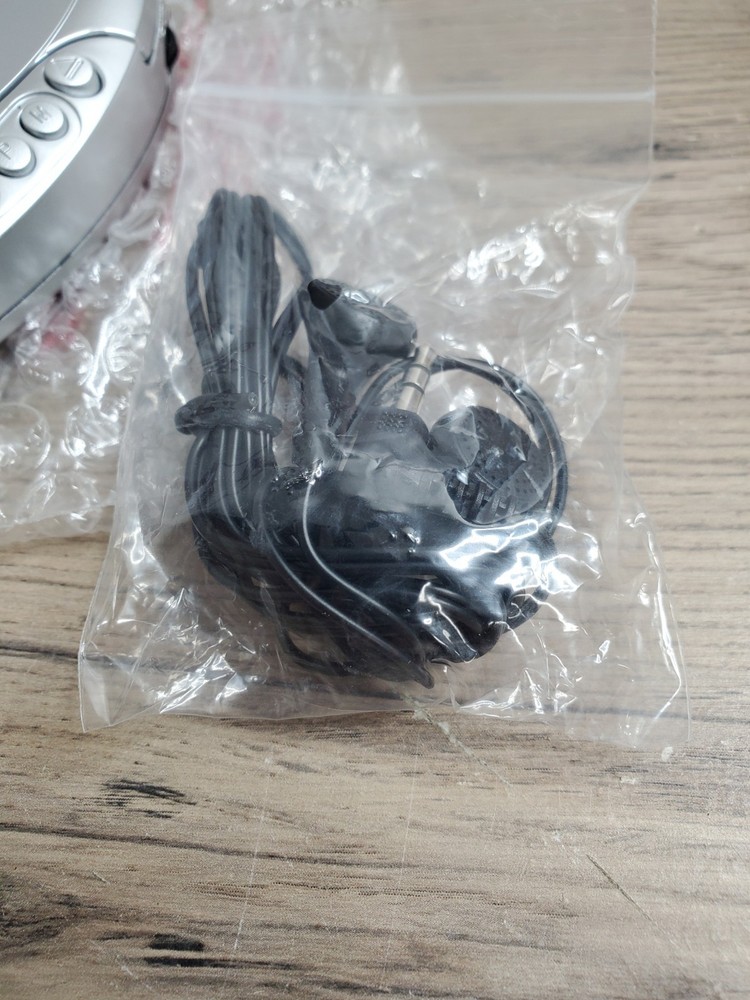 CD Player Portable with 60 Second Anti Skip, Stereo Earbuds, Includes Aux in ...