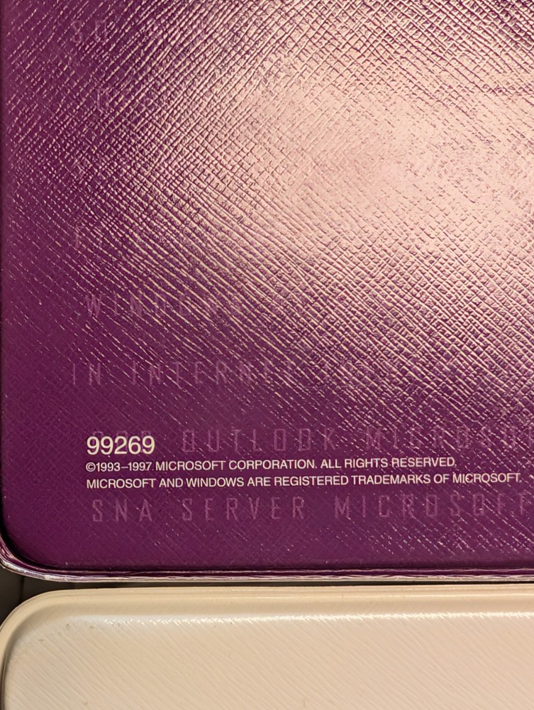 TWO (2) Microsoft TechNet Subscription Binders 64 discs 12/97 - 4/2000 PRISTINE