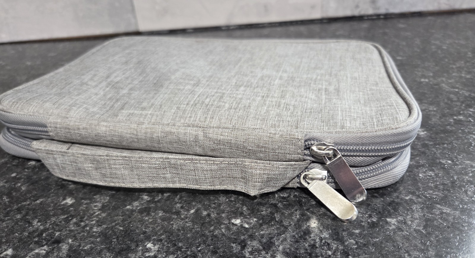 Travel Organizer Storage Case for (included) Smartwatch bands and accessories.