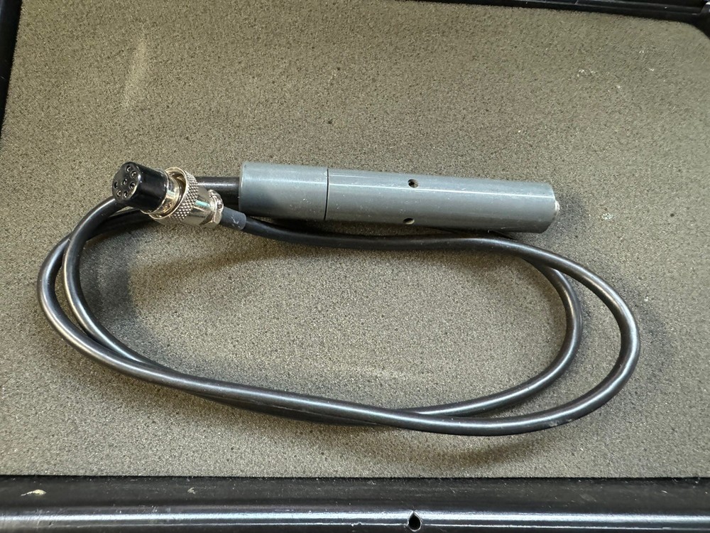 Omega CDH-933 Multi-Range Conductivity Meter w/ Case & Manual