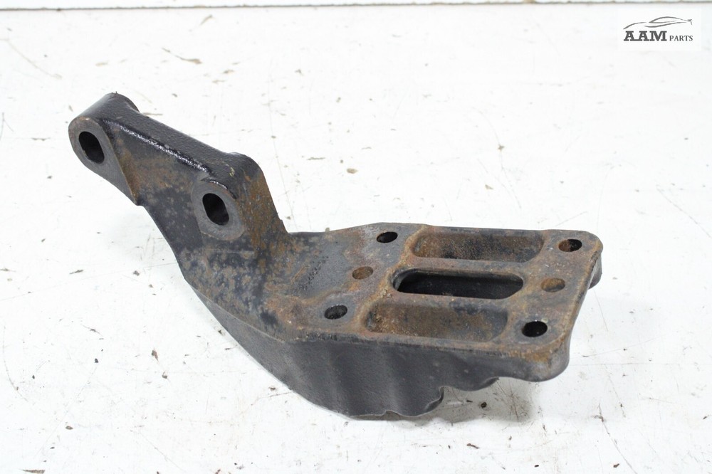 2018-2024 FREIGHTLINER CASCADIA FRONT LEFT SIDE CROSSMEMBER SUPPORT BRACKET OEM