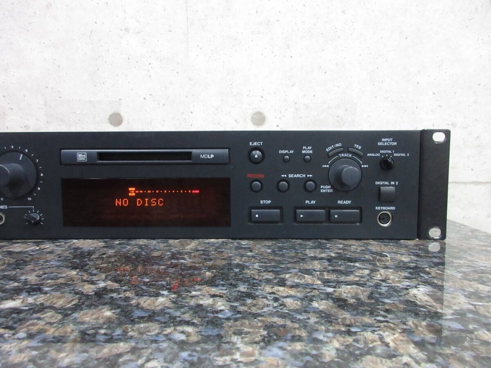 TASCAM MD-350 MINI DISC PLAYER / RECORDER MD DECK Remote controller USED AC100V