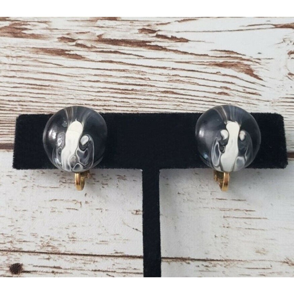 Vintage Clip On Earrings - Marbled Effect Circular 5/8"